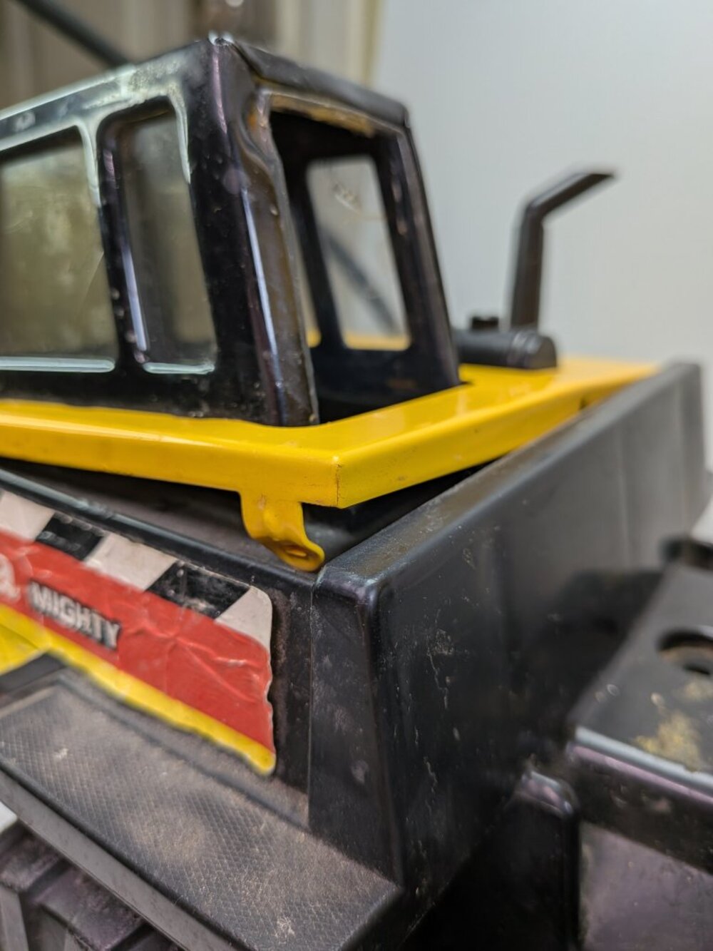 Vintage Tonka Mighty Dump Truck #768 Yellow Pressed Steel Plastic Chassis 90s - Picture 14 of 17